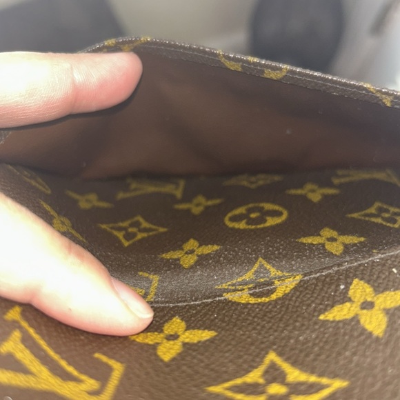 Vintage Louis Vuitton checkbook wallet. - Picture 5 of 17
